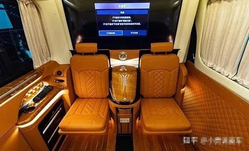 Mercedes-Benz Sprinter cuaj-seater Caravan Nrog Royal Sab hauv