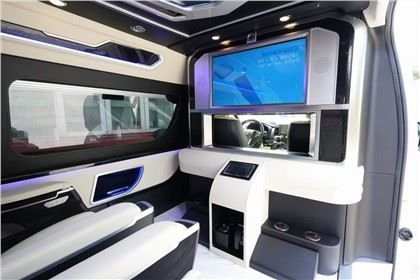 Raws li Toyota Hiace Luxury Partition Wall