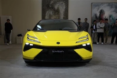 Kev paub zoo li ntau lab Tus Pure Electric Supercars Lotus Emeya
