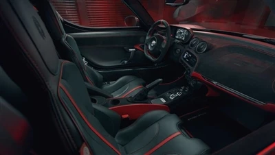 Pogea Kev Sib Tw Hloov Kho Alfa Romeo 4C Los Hloov Nws Rau Hauv Cov Tsiaj Tsi...